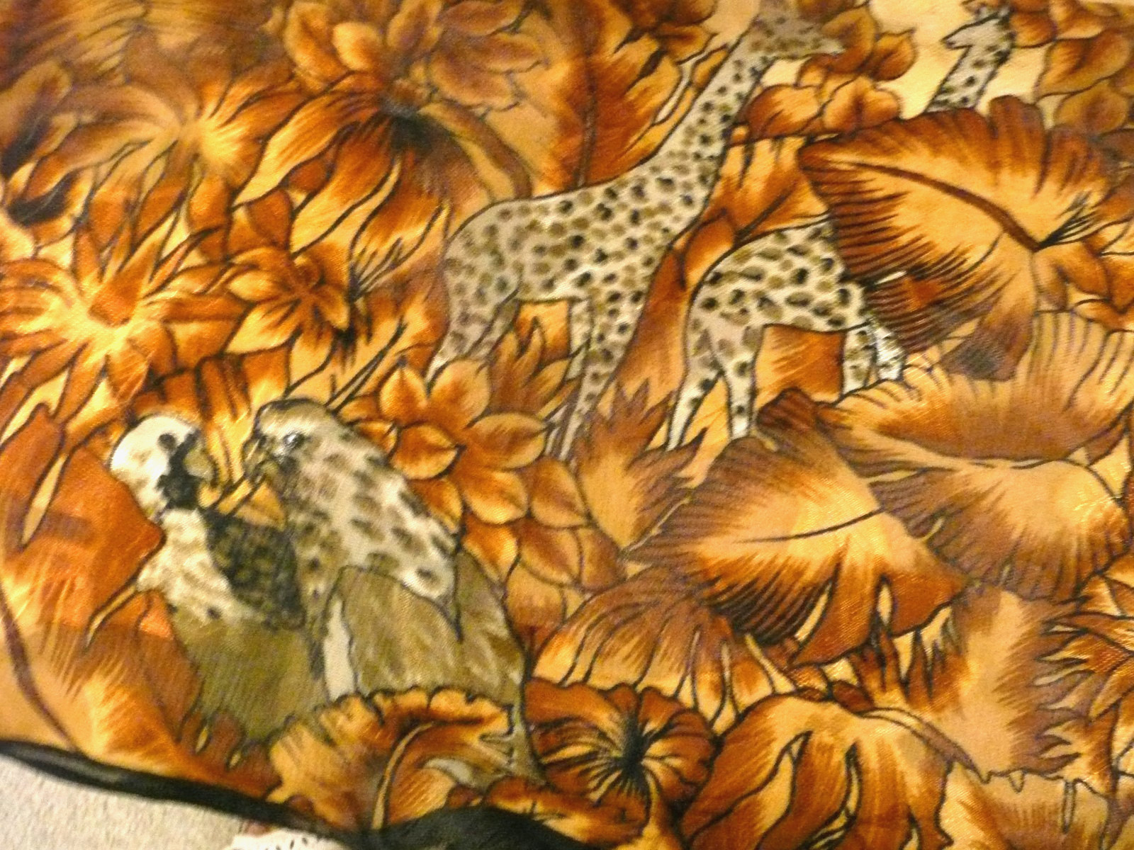 ANTIQUE GOLDEN BRONZE POLYSTER ANIMAL BIRDS TIGER SHAWL SCARF 1970 40″x 40″