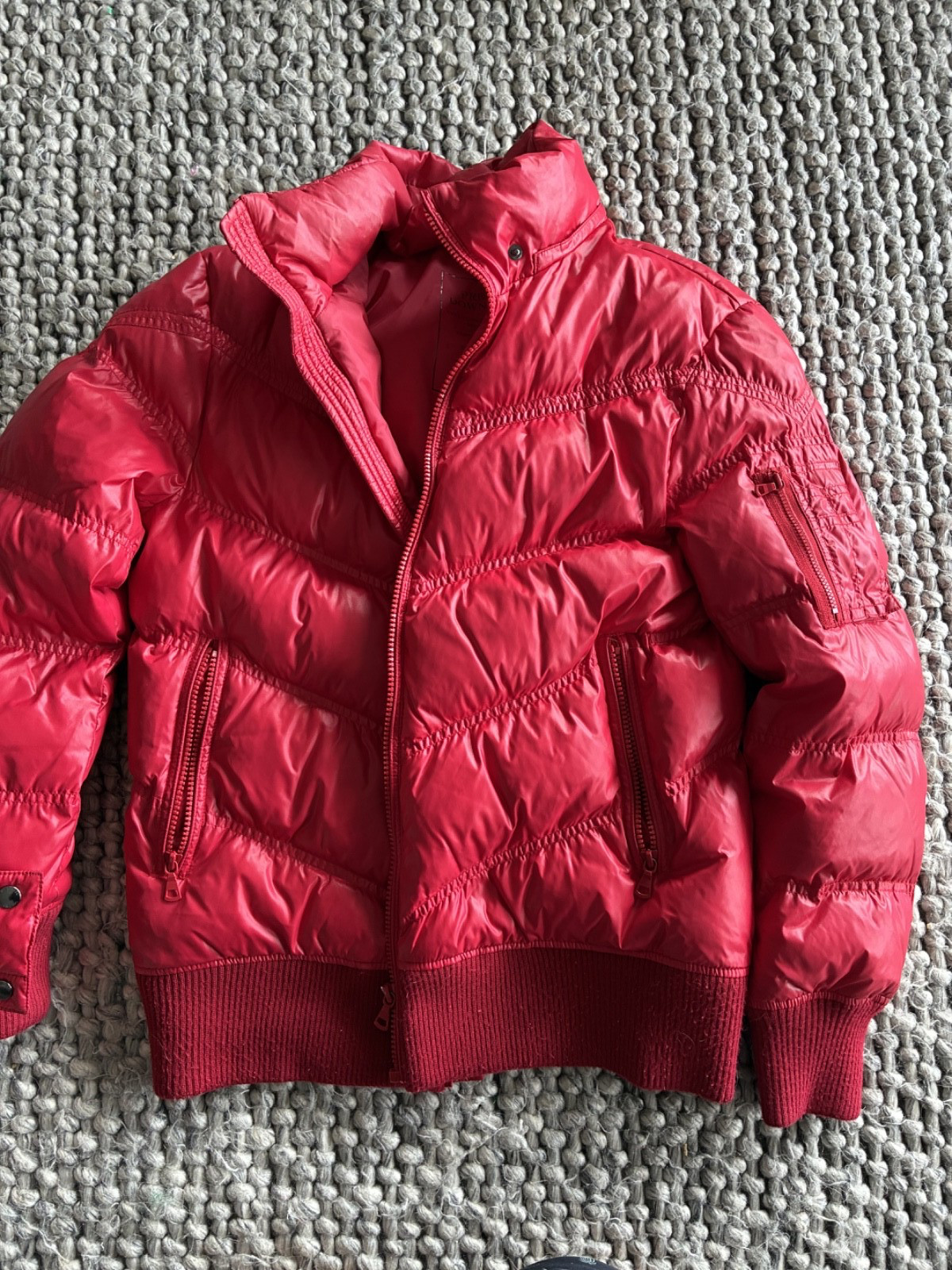 UNIQLO Womens Puffer Jacket with removable hood – Red