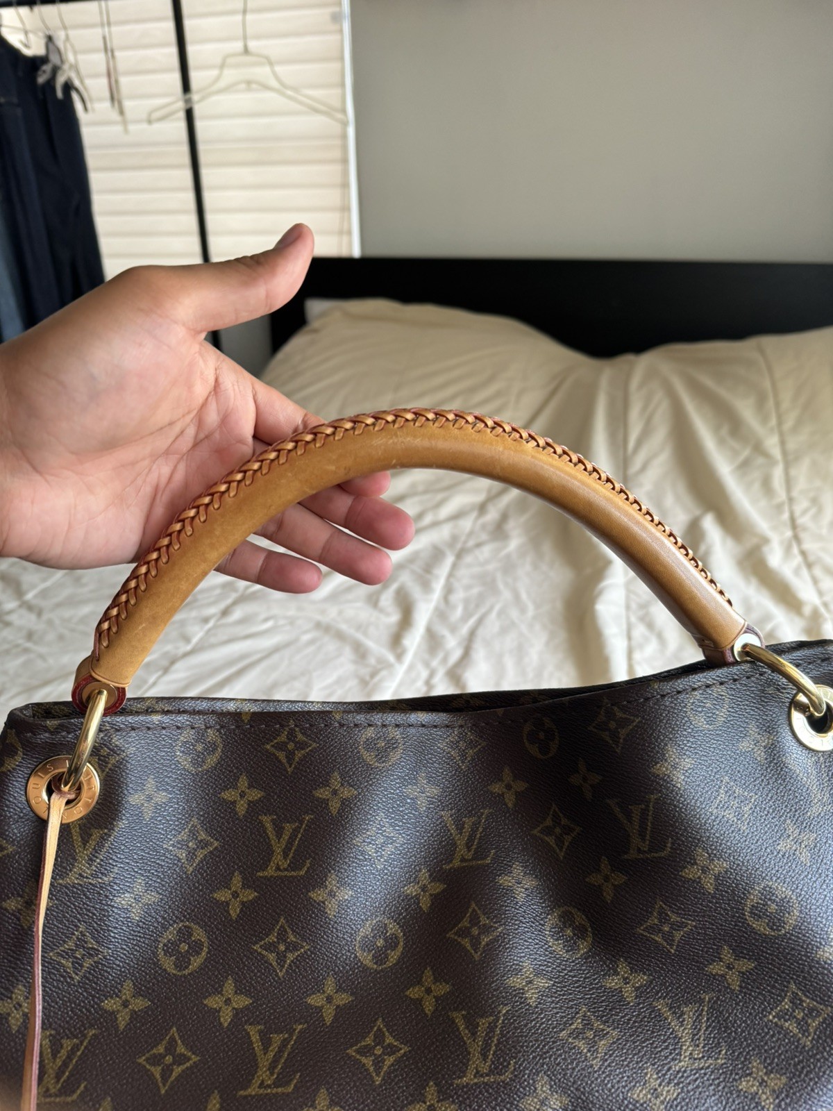 Louis Vuitton Artsy MM Hobo Bag