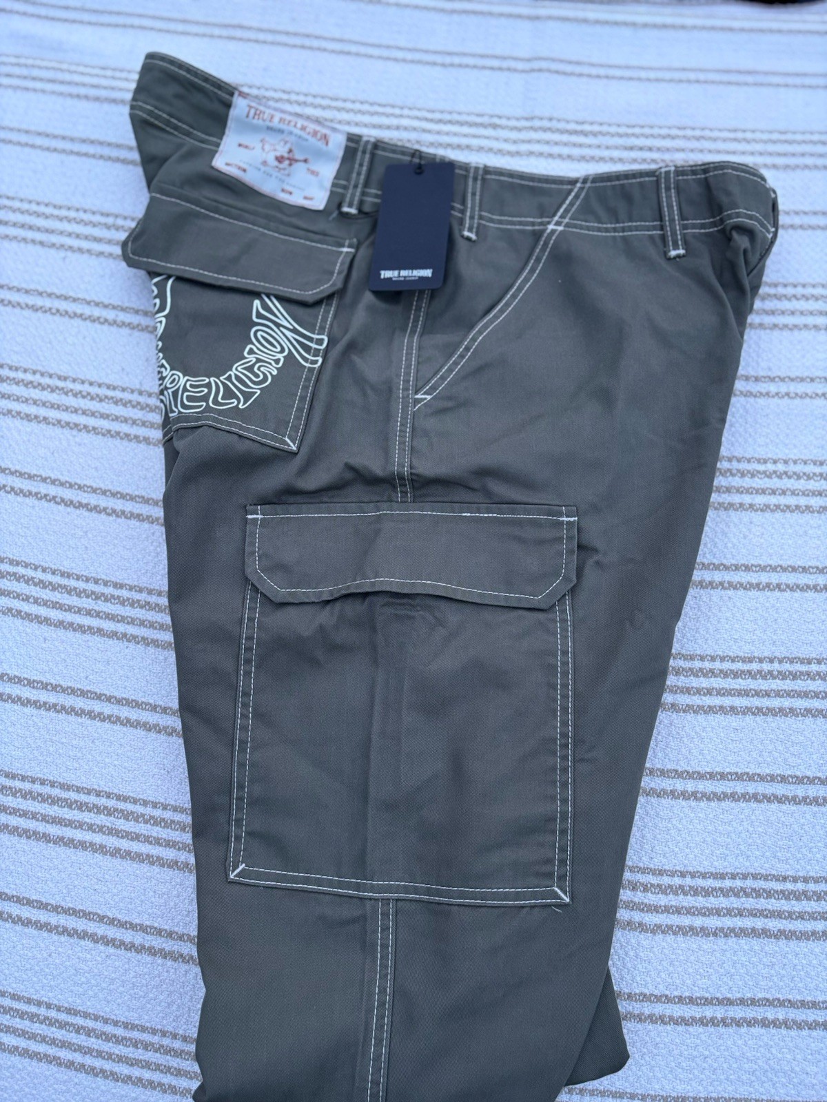 True Religion Men’s Cargo Pants Size 30×32 Kalamata Green Retail $169 NEW