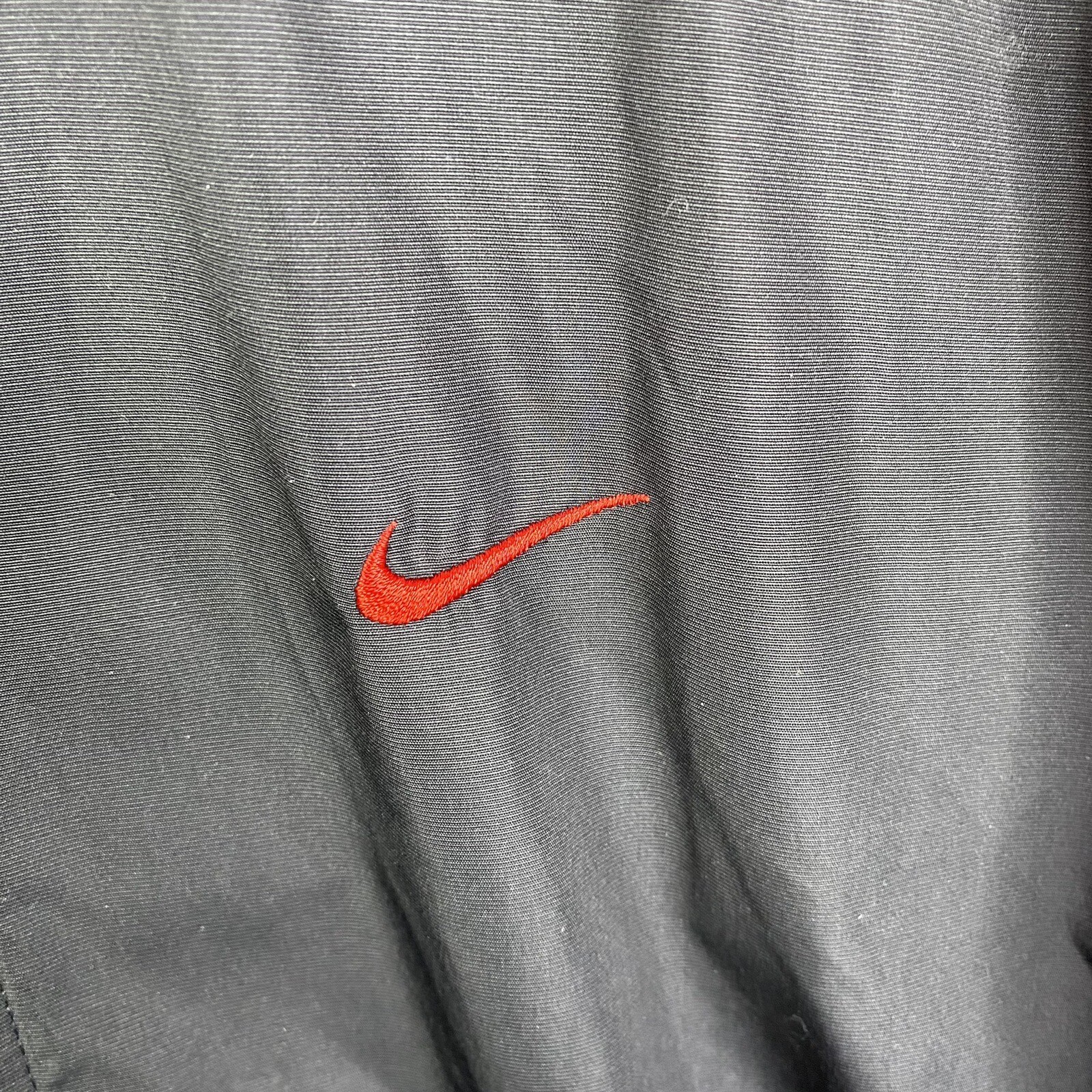 Nike Jacket Windbreaker Mens Medium Bred Black Red Full Zip Swoosh Vintage