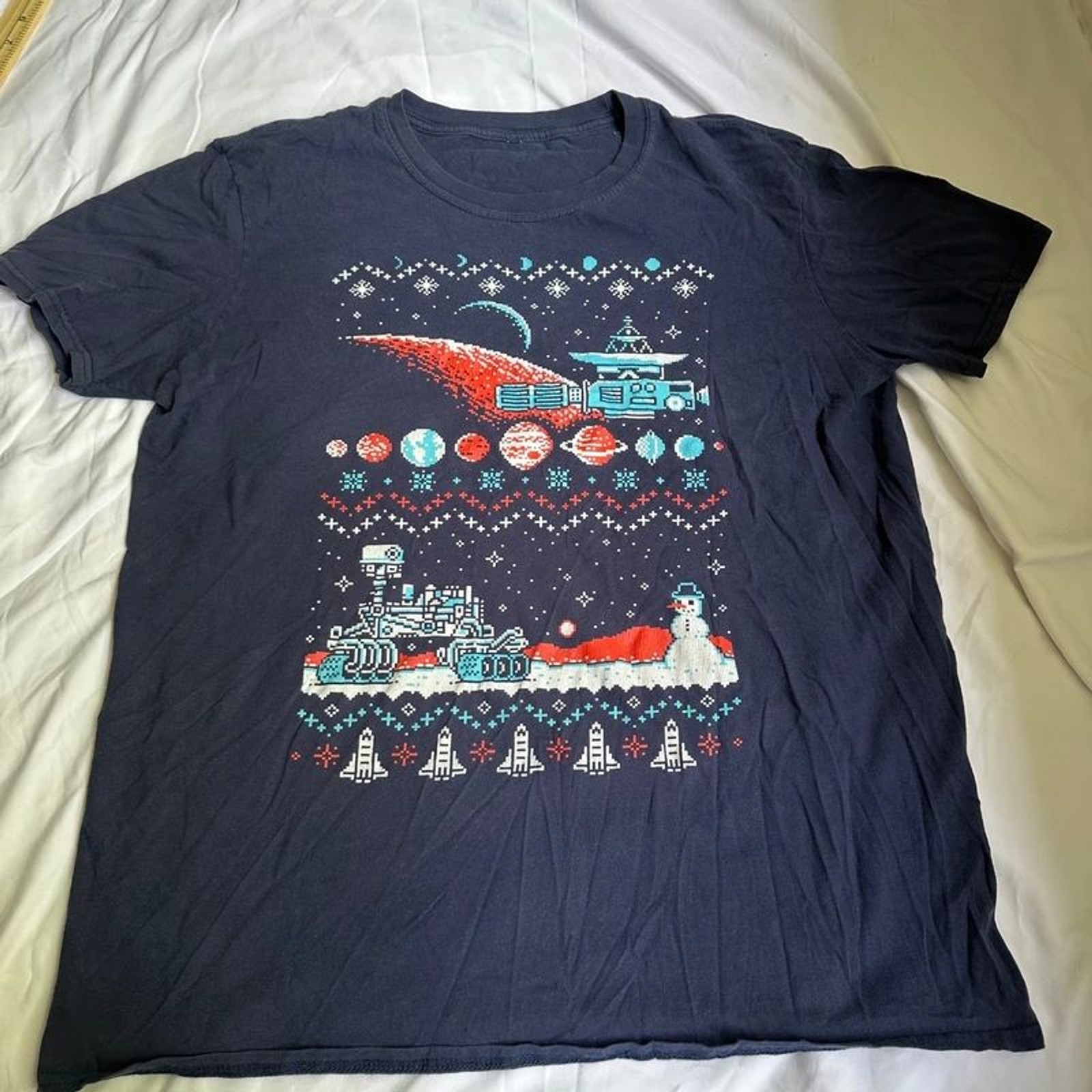 8 Bit Winter Theme Men’s T Shirt | Size Medium