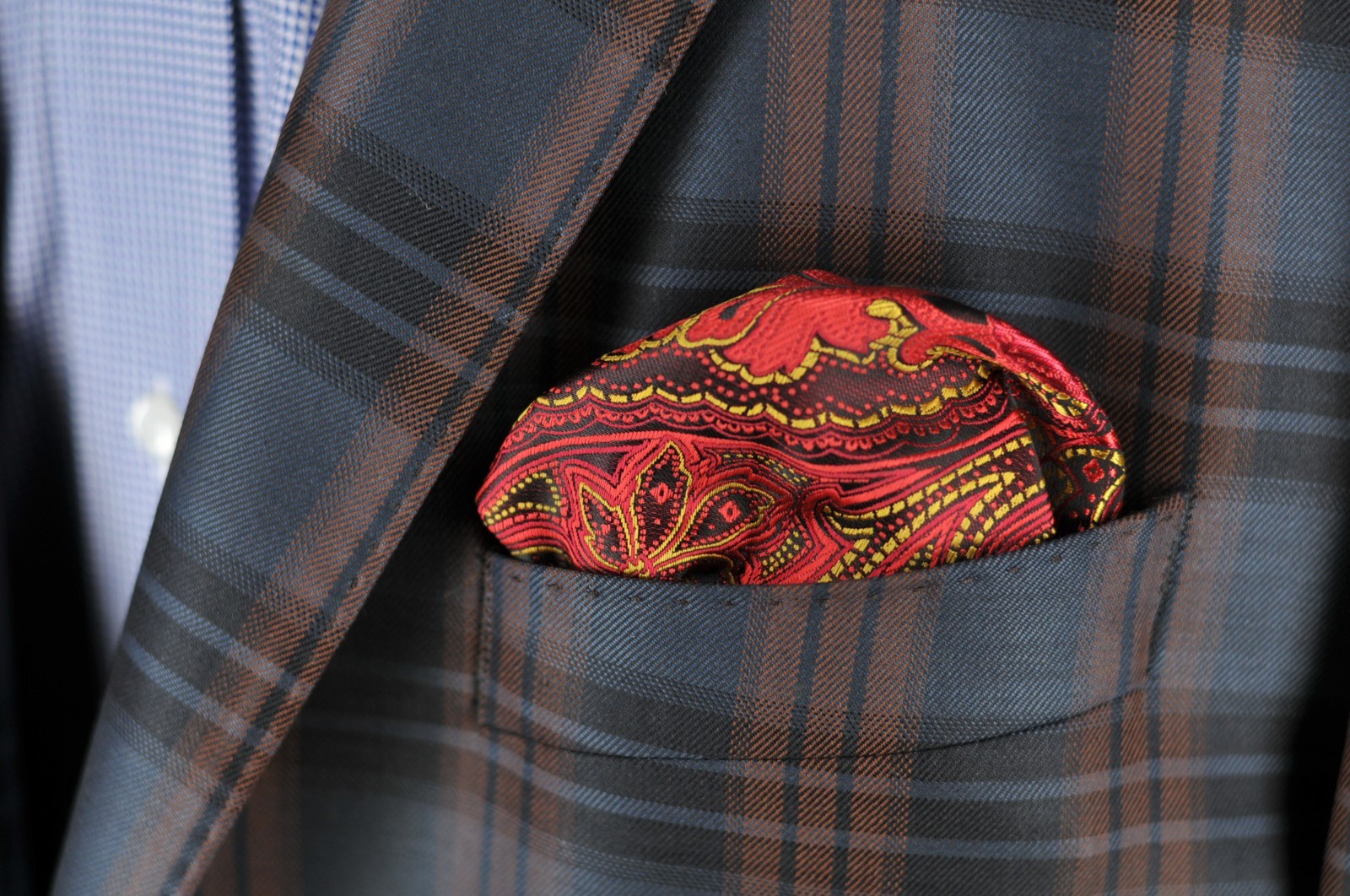 Lord R Colton Masterworks Pocket Square – Red & Gold Tapestry Silk – $75 New