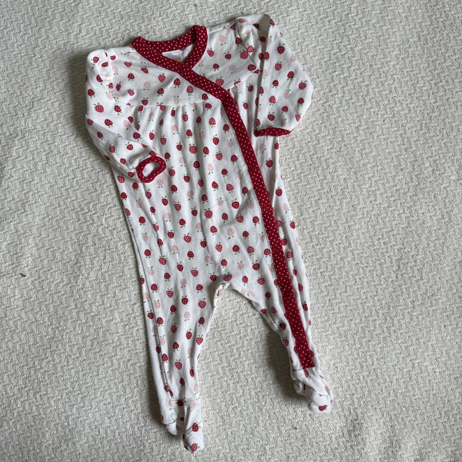 Gymboree Footed Sleeper Jumper Baby 6-12M Red Strawberry Long Sleeve Gymmies