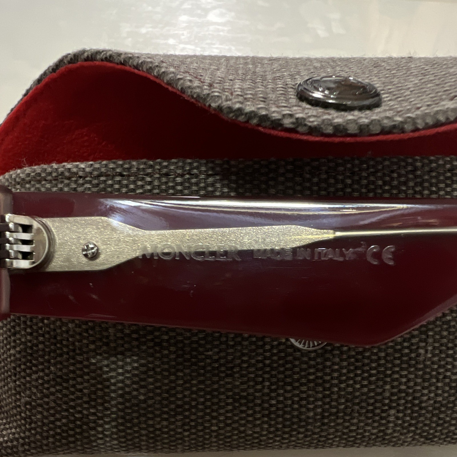 Moncler MG5385OS 51-24 Red Glossy Square Sunglasses Gray Lens Made in Italy Case