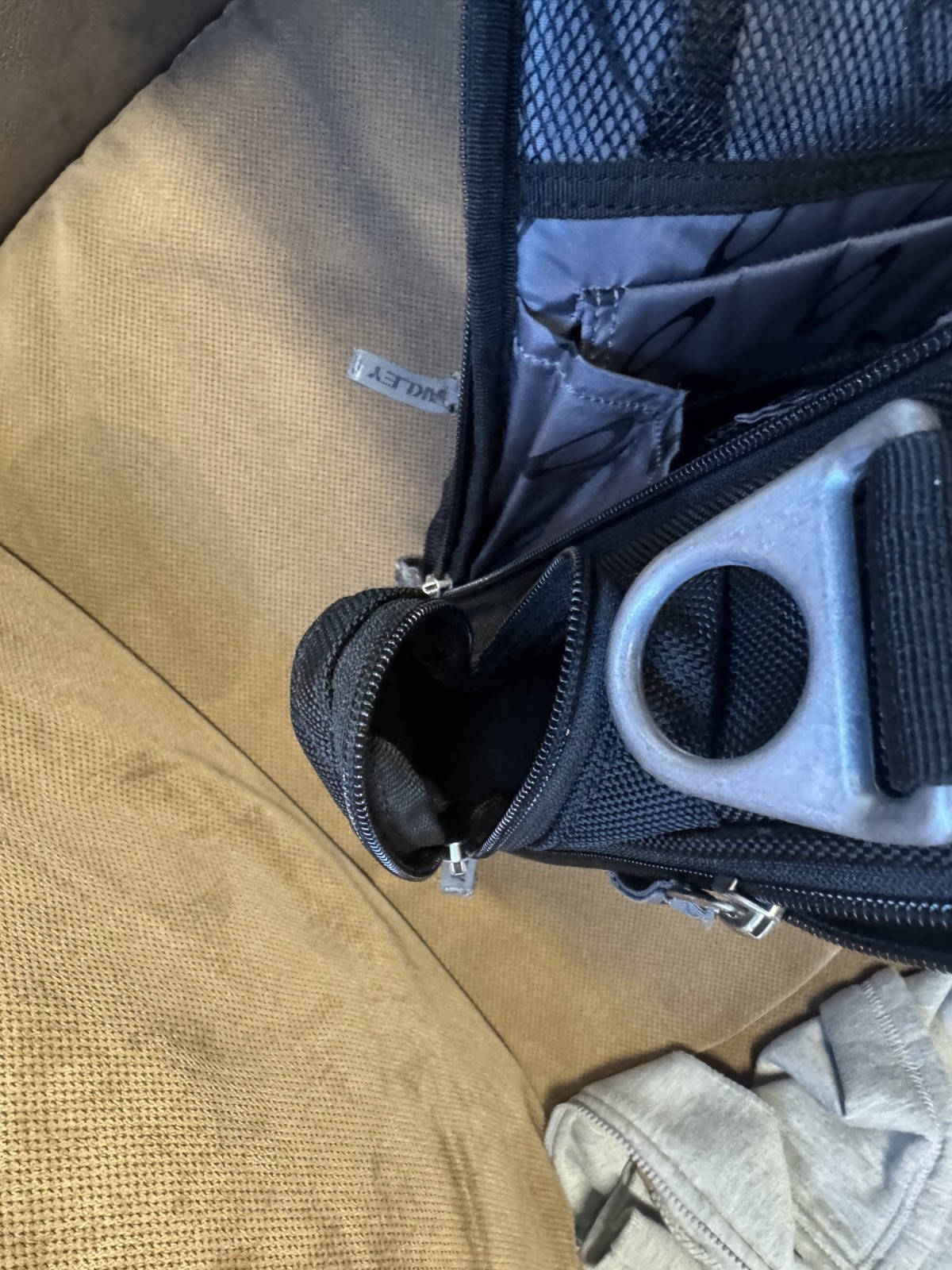 Oakley Bathroom Sink Backpack Stealth Black Heavy Duty Missing Straps