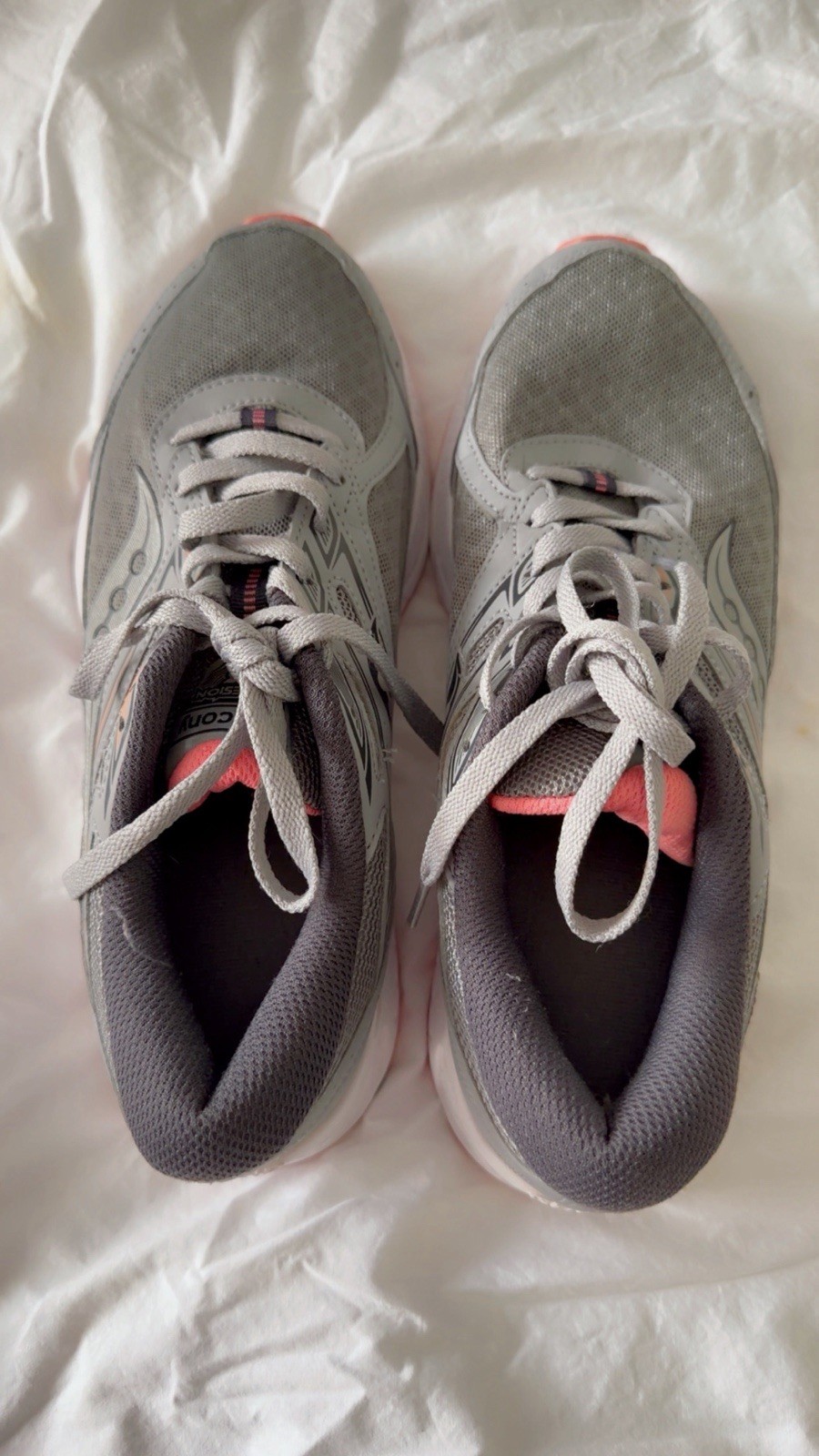 Saucony Gray/Pink/White Low Top Lace-Up Men’s Mesh Running Sneakers Rubber