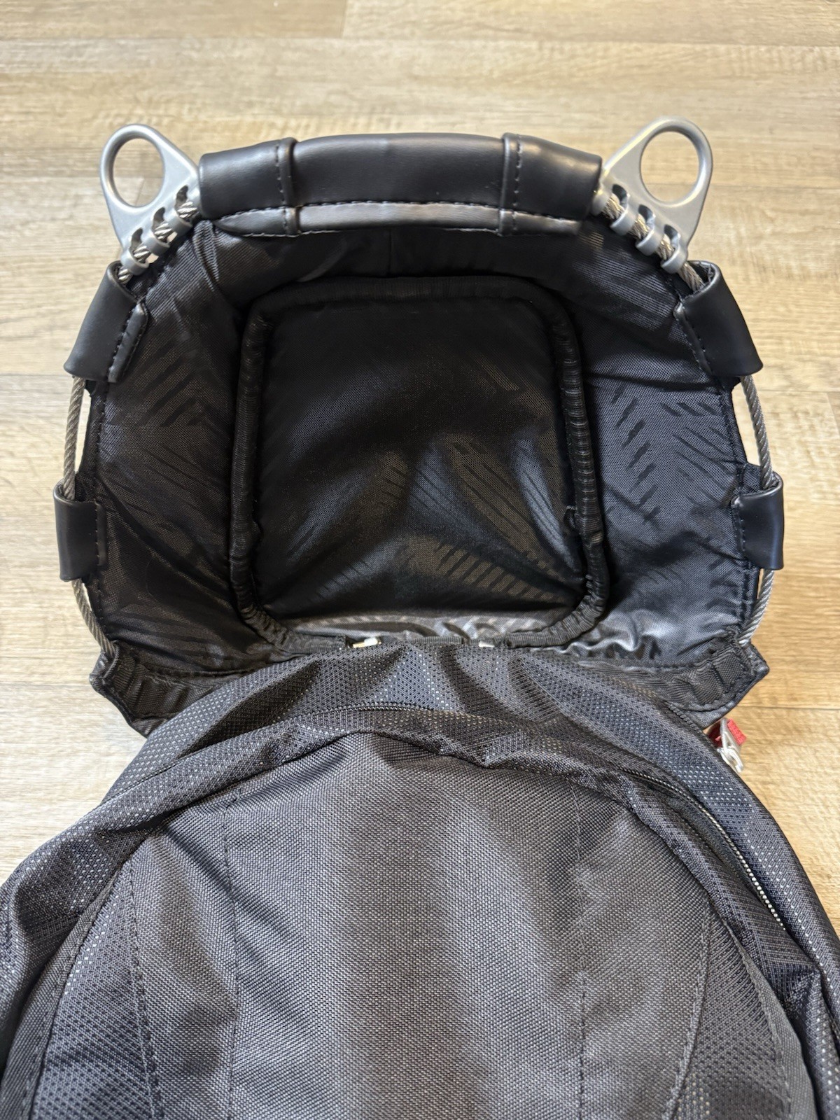 Oakley Kitchen Sink Backpack 23L Capacity – 923560DM-001- New with Tag Black