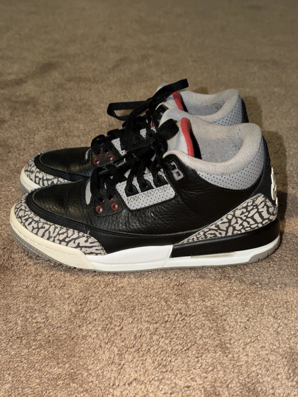 Air Jordan 3 Retro OG 2018 Black Cement 854261 001 Size 5Y