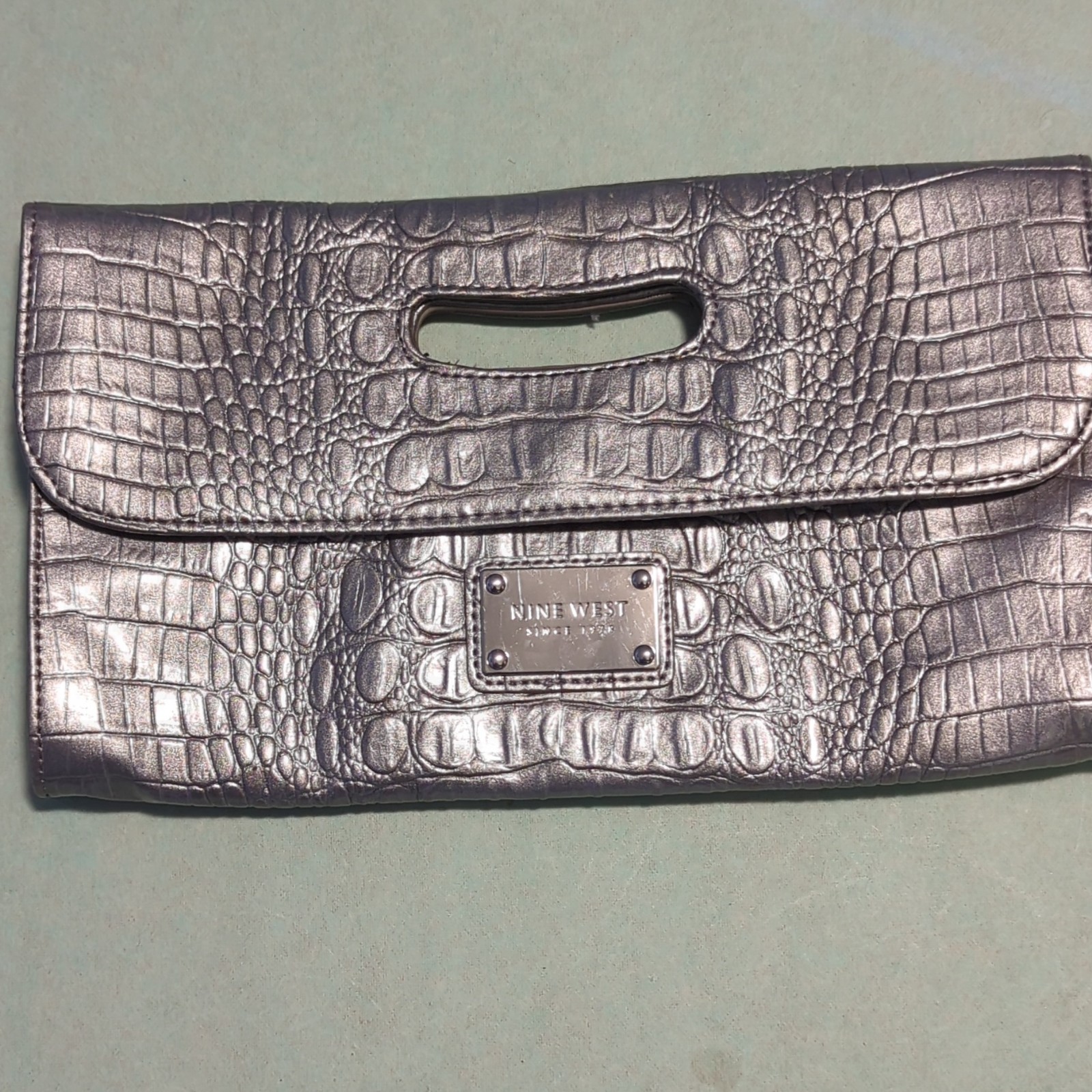 Nine West Metallic Silver Croc Embossed Clutch Top Handle Magnetic, Lined