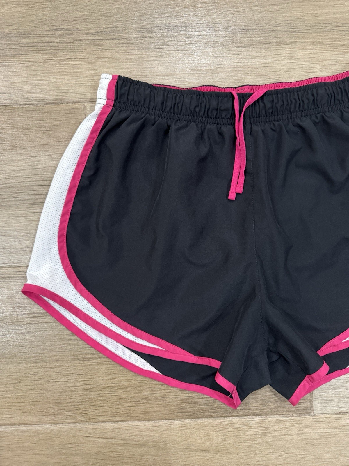 Nike Dri Fit Women’s Running Shorts LARGE Black Pink Lined Lightweight 3″ Inseam