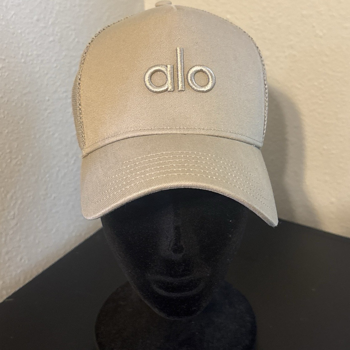 Alo Beige Trucker Hat Cap Mesh Back Adjustable One Size Unisex Adults