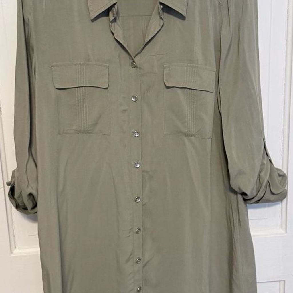 Chico’s Women’s Olive Green Rayon Roll Tab Sleeve Utility US size Small