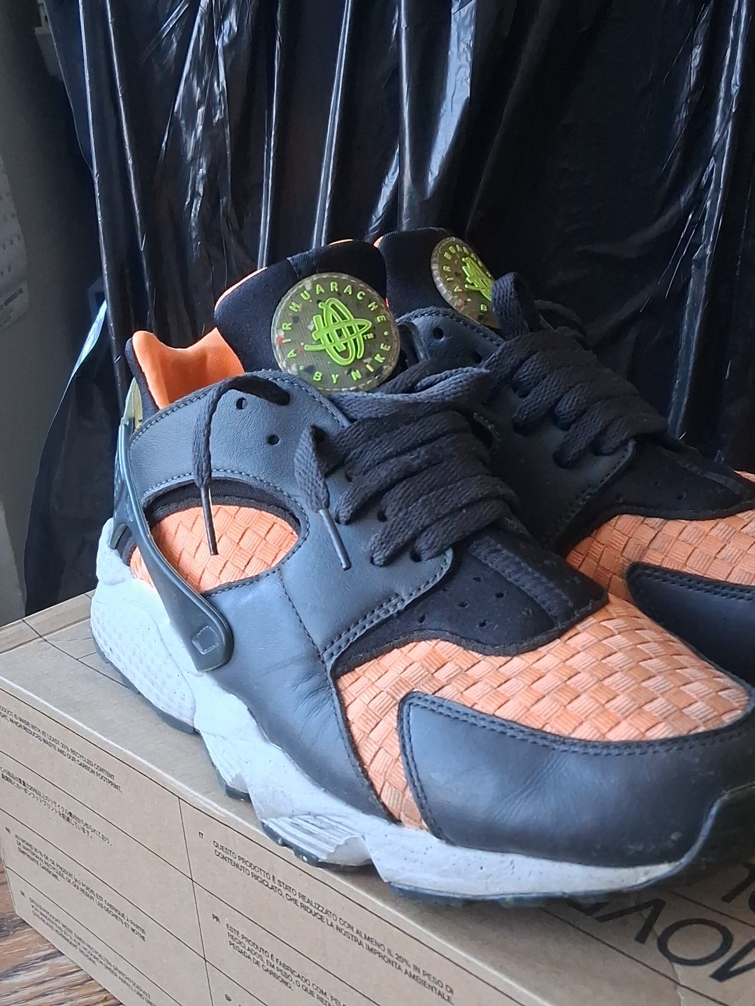 Nike Air Huarache Crater PRM Men’s Sneakers Black/Orange, Size 11.5