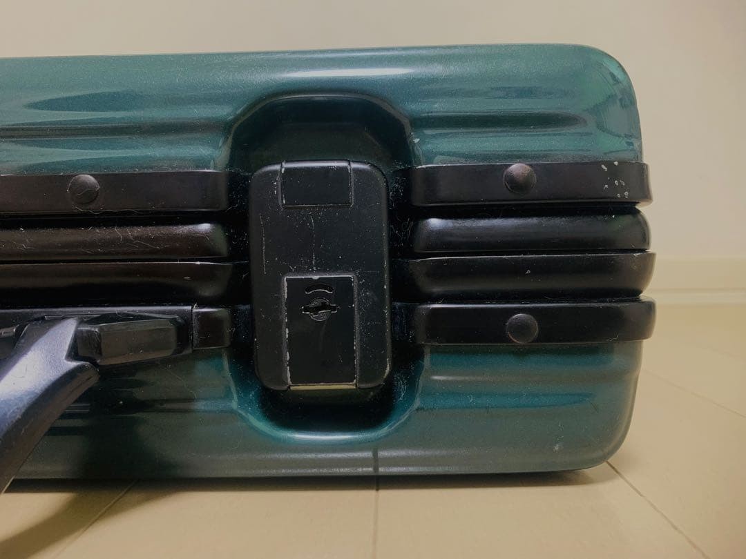 Rimowa attaché case, green