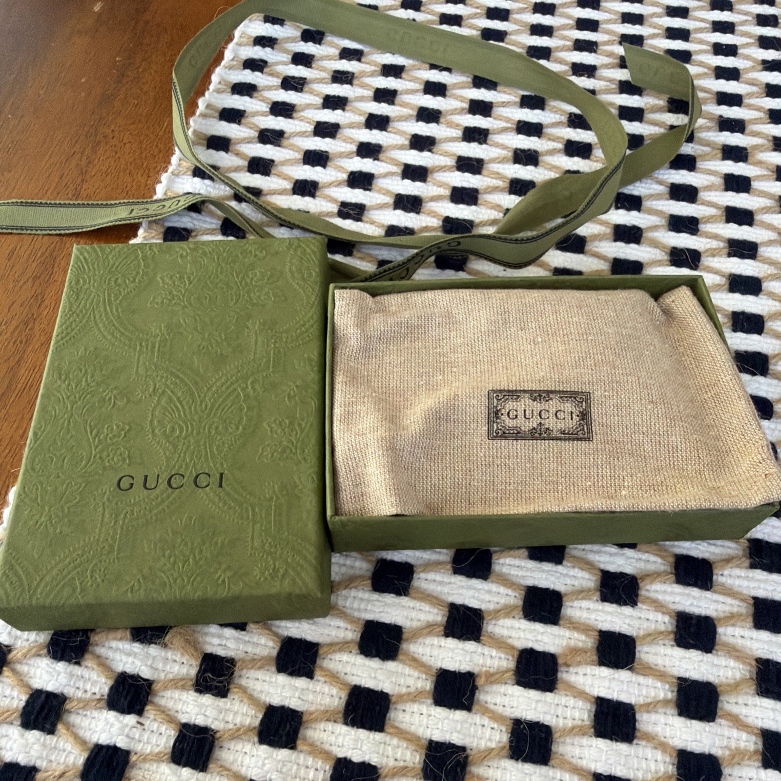 Gucci GG Ophidia Card Case Wallet Holder Brown Monogram EUC Gift Box