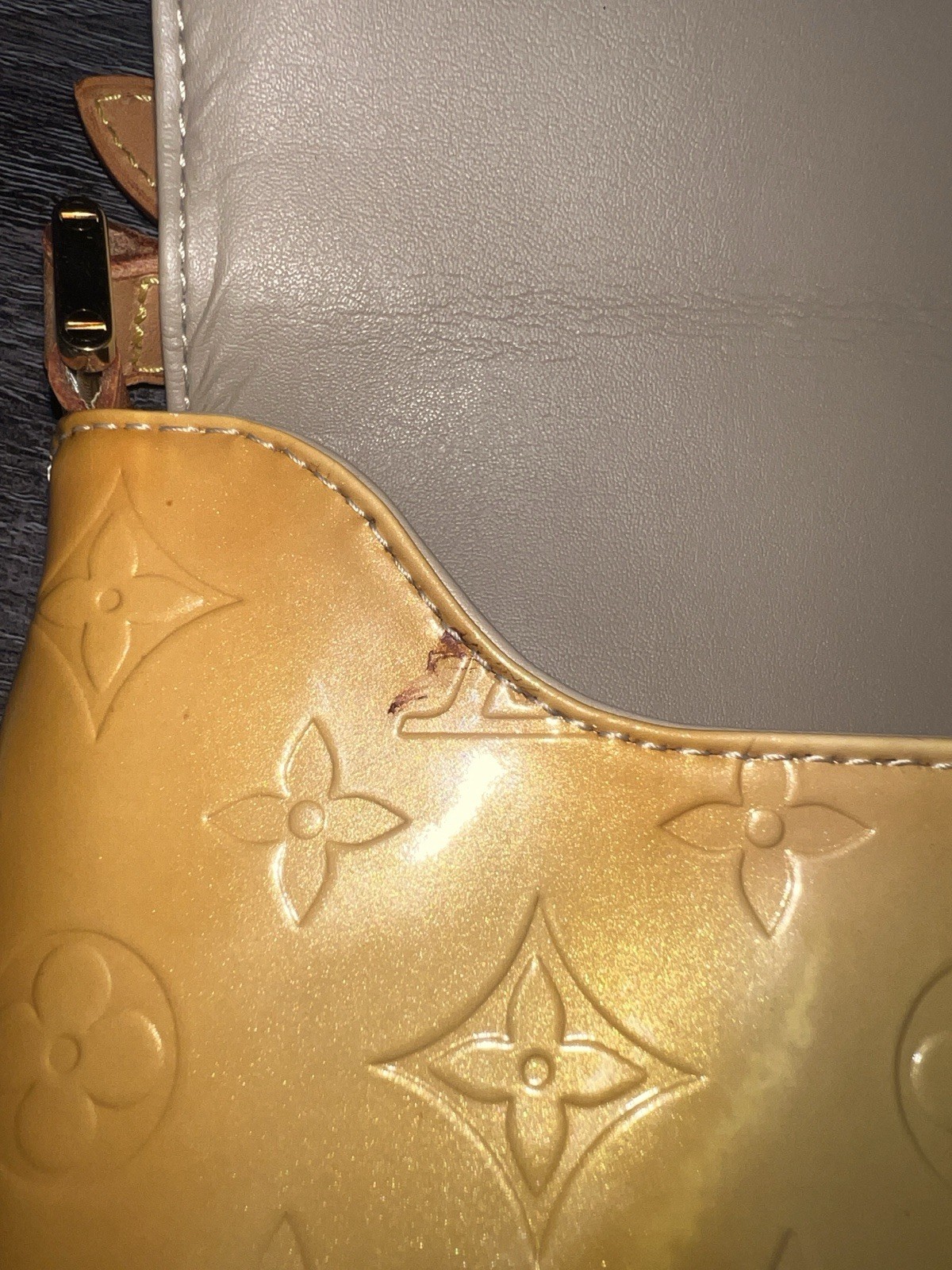 LOUIS VUITTON Thompson Street Monogram Vernis Leather Yellow Shoulder Bag M91071