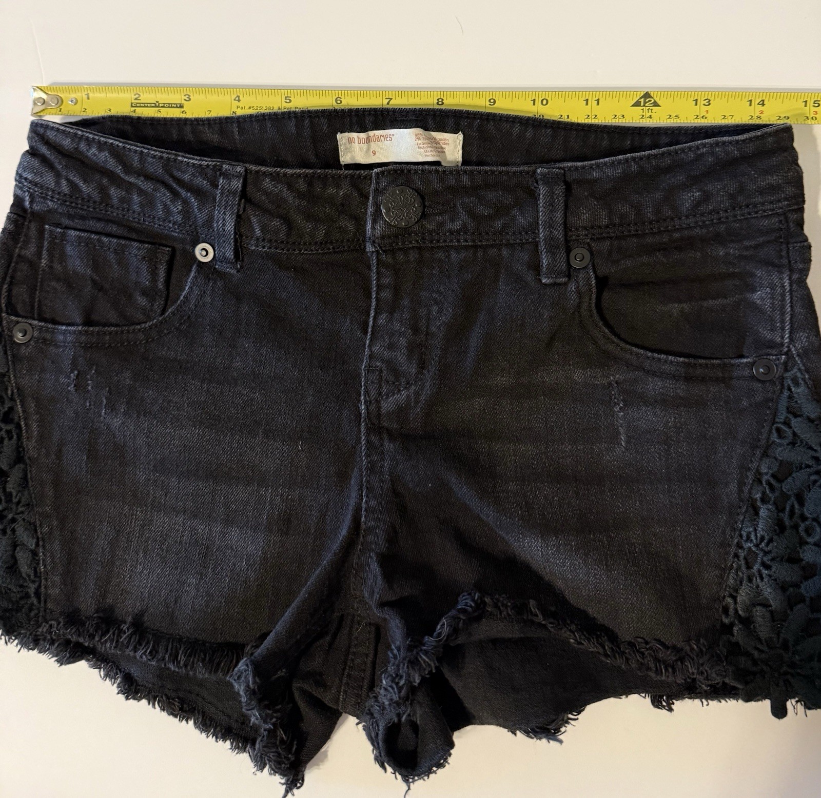 Vintage No Boundaries Women’s Jet Black Denim Shorts Lace Side Trim Size 9 Y2K