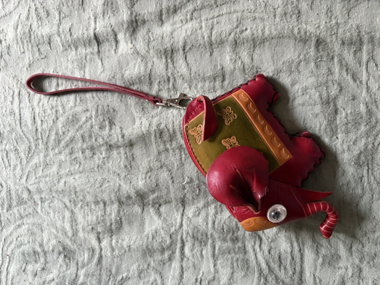 Red & Green Leather Elephant Animal Print Zip Coin Wallet Wristlet Strap
