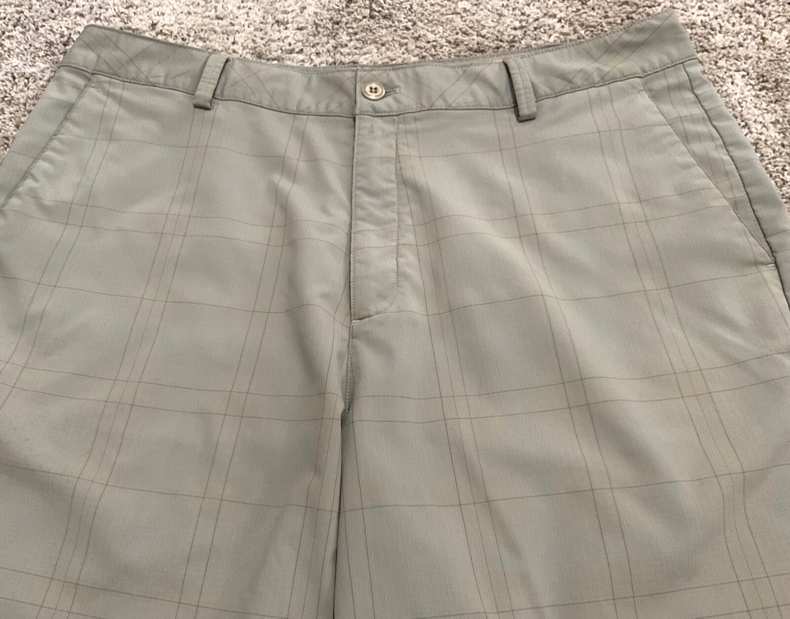 UNDER ARMOUR Performance Golf Shorts Mens 38 Length 21″ Inseam 10″ Tan