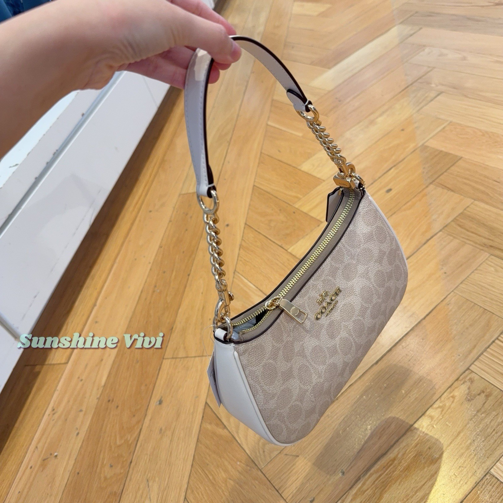 NWT Coach Teri Shoulder Bag In Signature Canvas CV933 Gold/Sand/Chalk