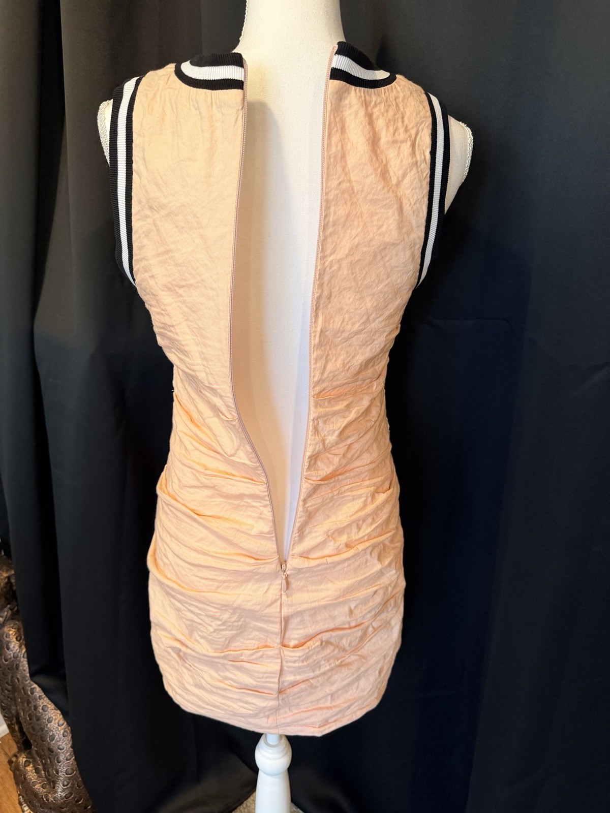 Nicole Miller Collection Peach Ruched Knit Sheath Dress Round Neck Sleeveless 12