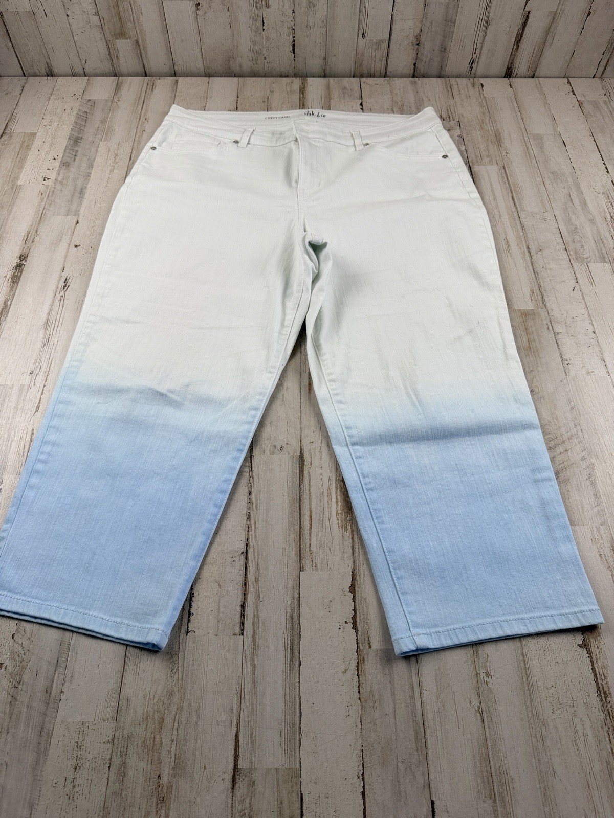 Style & Company White To Blue Curvy capris style size 16. Barley Worn Fast Ship