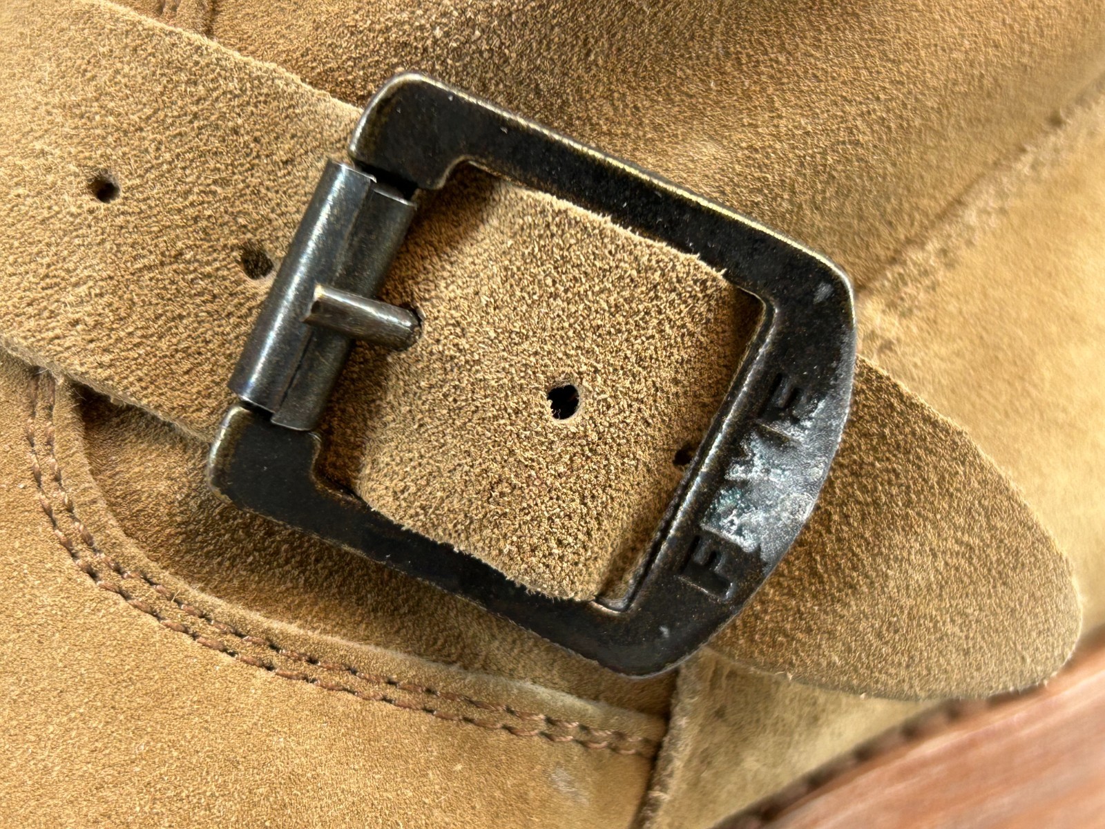 FRYE Veronica Short Suede Boots Women’s Size 7 Camel Tan Moto Engineer Buckle