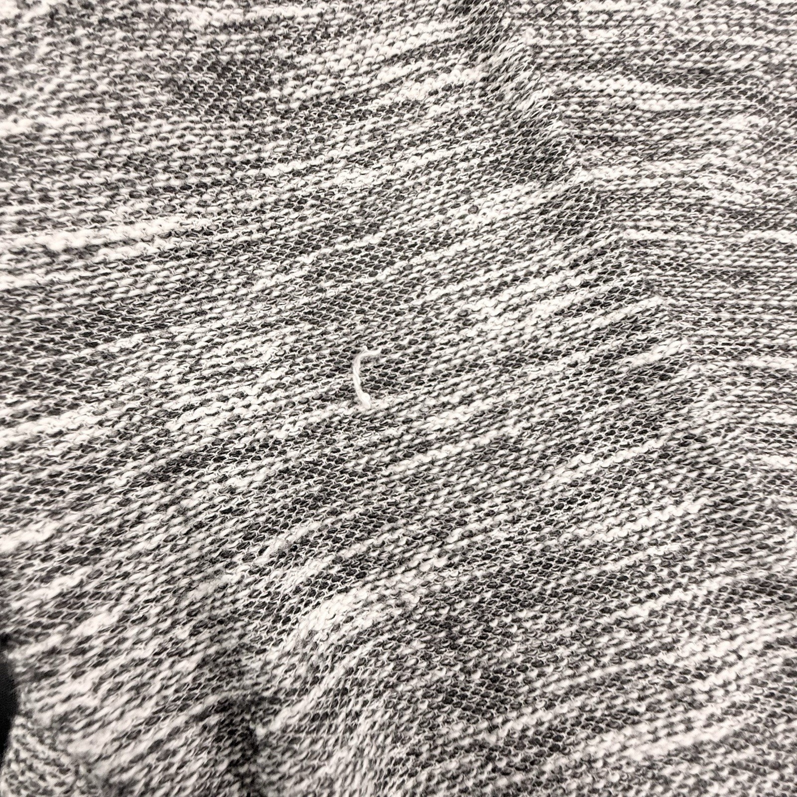 HEATHERED GRAY PULLOVER, SIZE XXL, CHEST 50 IN, LENGTH 27 *see flaws in pics