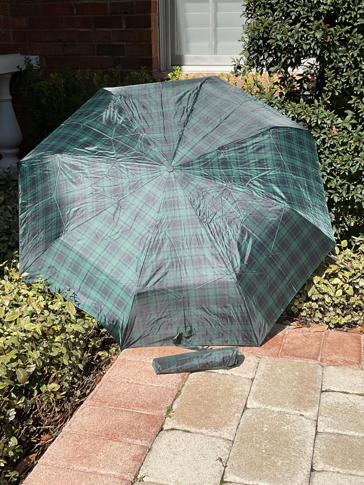 LONDON FOG UMBRELLA NAVY BLUE GREEN CHECK MANUAL OPEN SUPER OPEN NWT