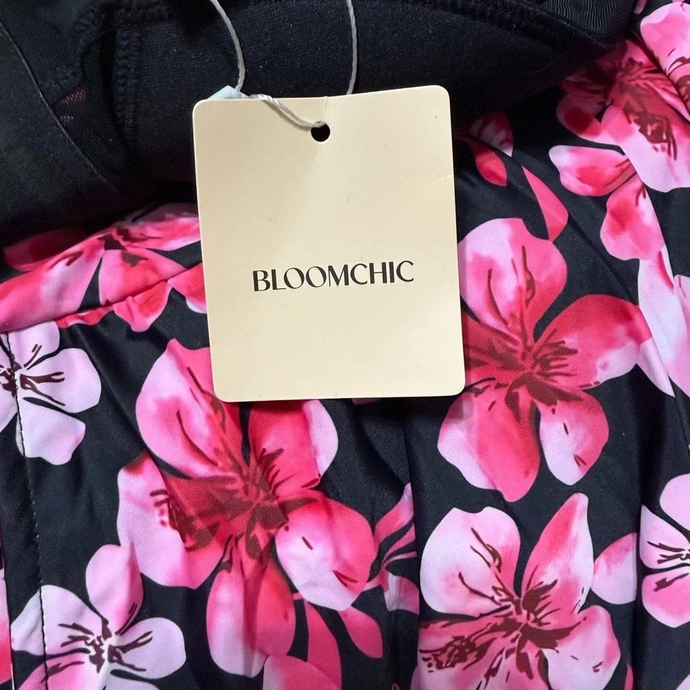 NEW Bloomchic Size 10 / M Pink Romper Tropical Print Pockets One-Piece Swimsuit