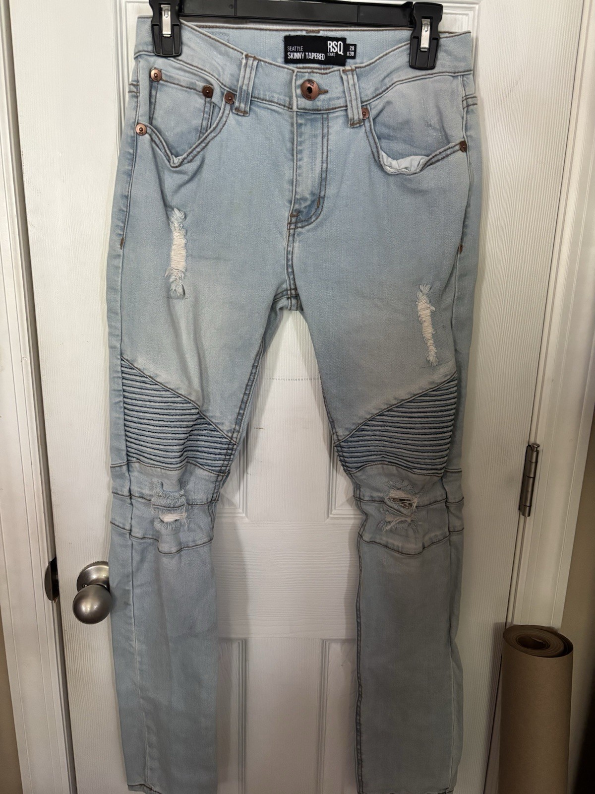 RSQ Seattle Skinny Tapered 28×30 Lite Blue Ripped Jeans