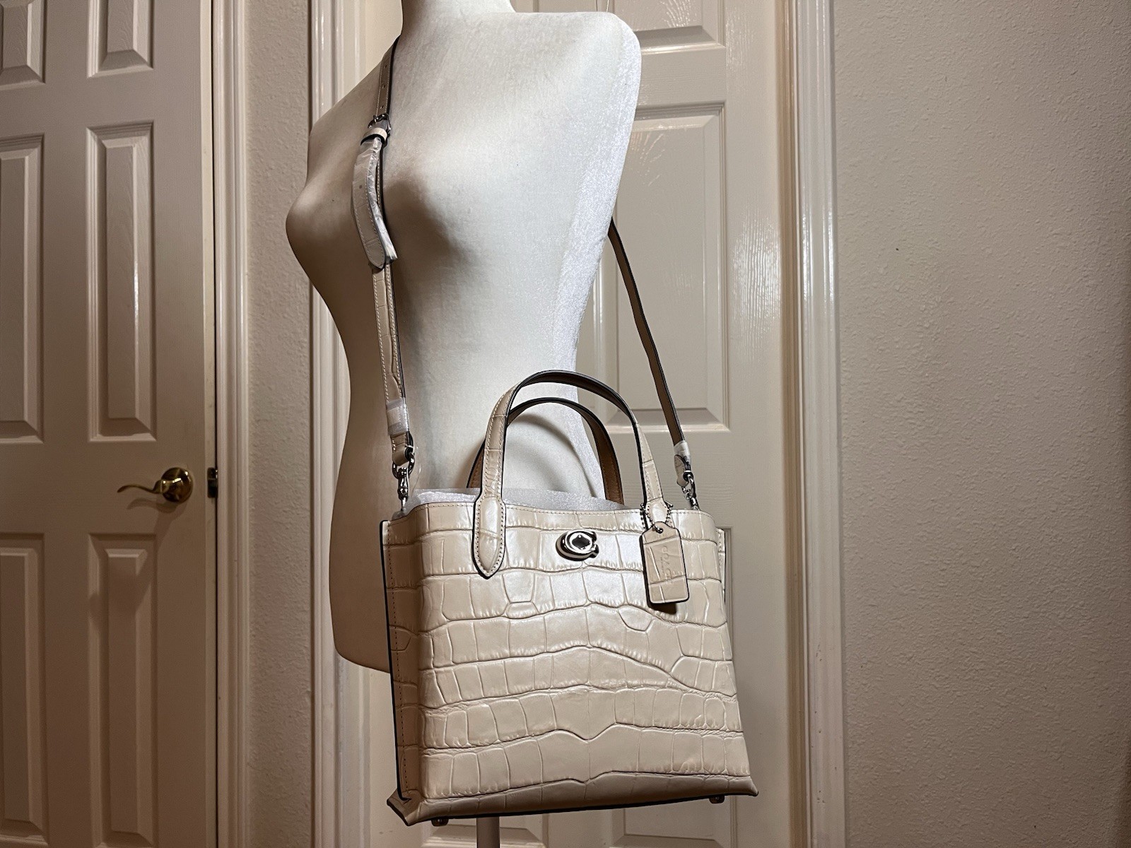 Coach Willow Tote 24 – Chalk, Embossed, Croc, Leather, NWT