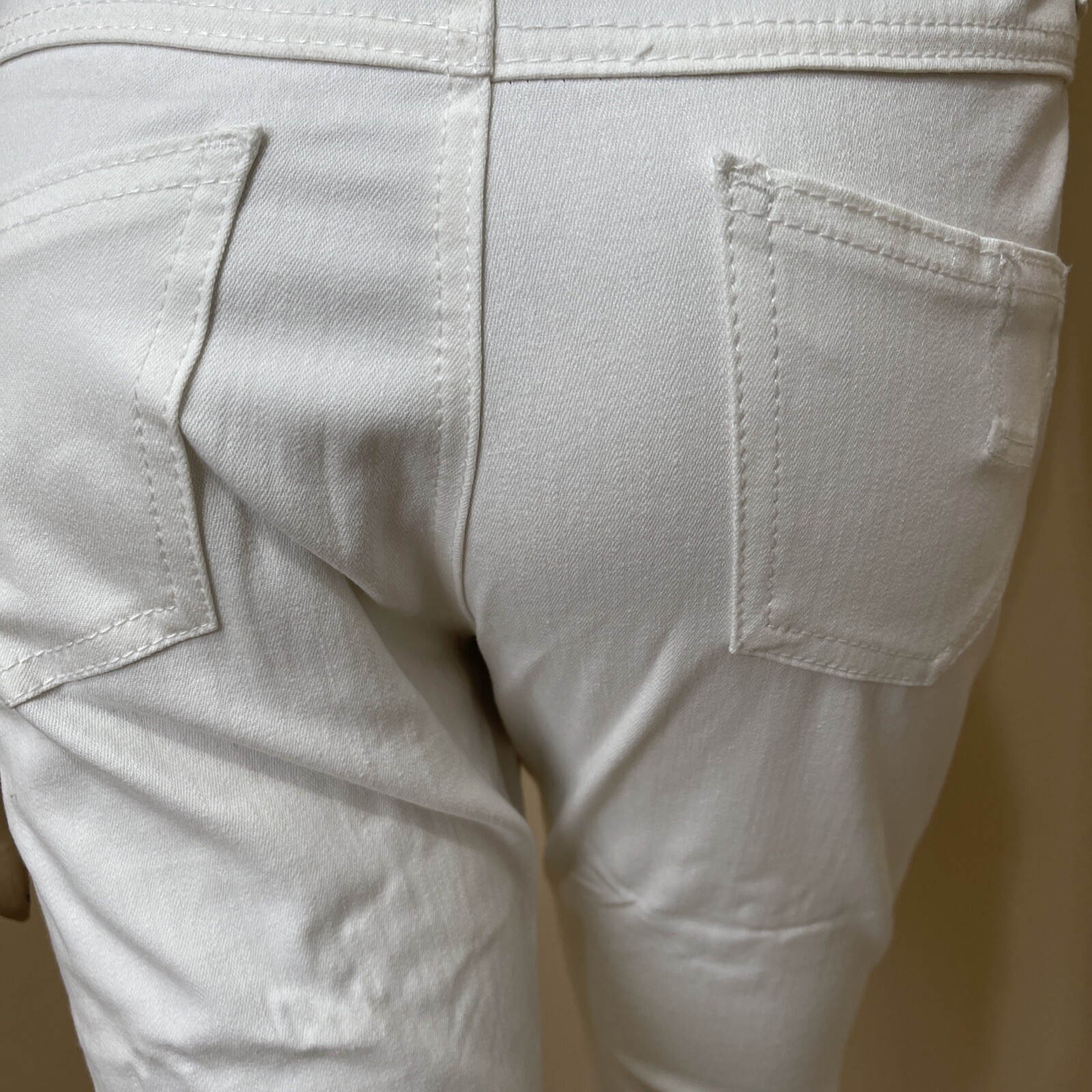 Women’s White Cotton Casual Summer Stretch Slim Button Zipper Size 1 Capri Pants