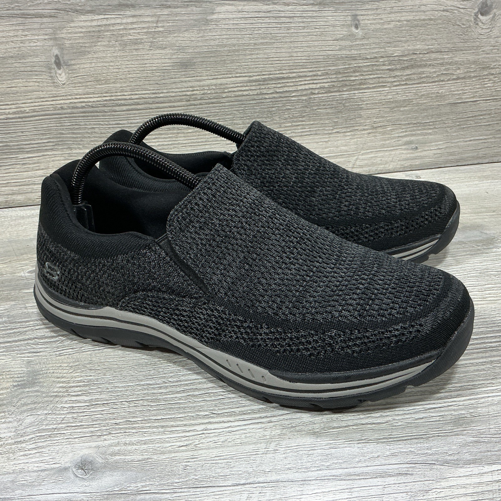 Skechers Relaxed Fit Arago Shoes Mens Size 9.5 Black Grey Fabric Slip On 204000
