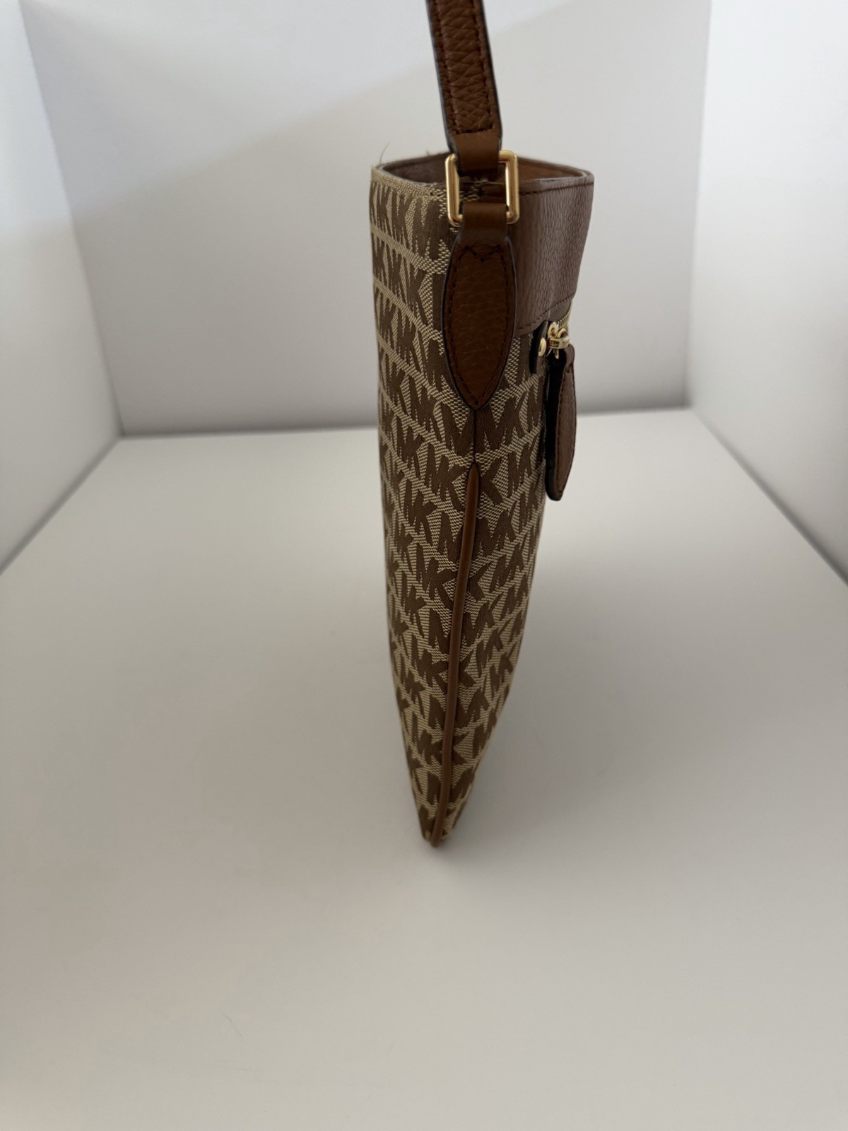 Michael Kors Signature MK Brown Monogram Small Crossbody Zip Gold Detach Strap