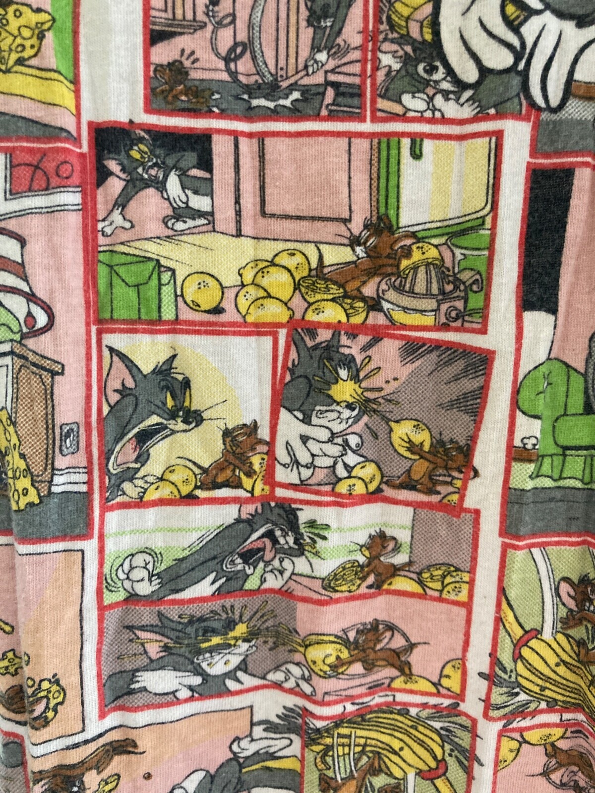 Tom and Jerry T Shirt Warner Brothers All Over Cartoon Print Size Med/Large