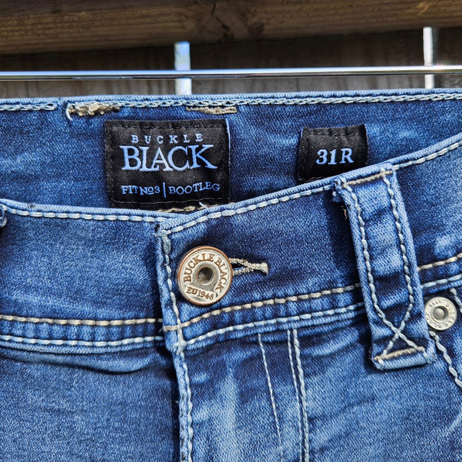 Buckle Black Fit No 3 Bootleg Jeans Mens 31R Medium Wash Embroidered Blue Denim