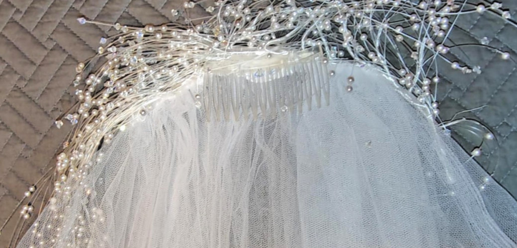 Kleinfeld Bridal Veil 35” Soft white/Ivory Tulle with Crystal Beaded Spray