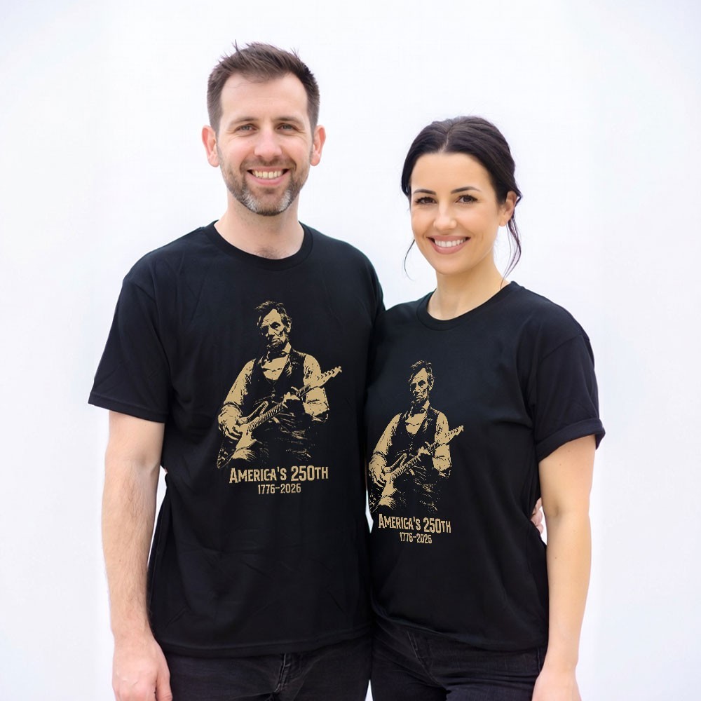 Abraham Lincoln Playing Guitar 4th July 250th Anniversary T-Shirt