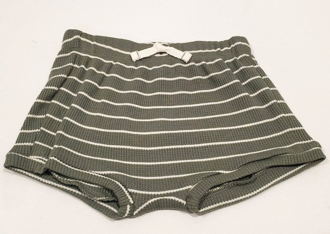 Carter’s Baby 3 Piece Sweater Vest Shorts Set 9 Months NWT Green Stripe