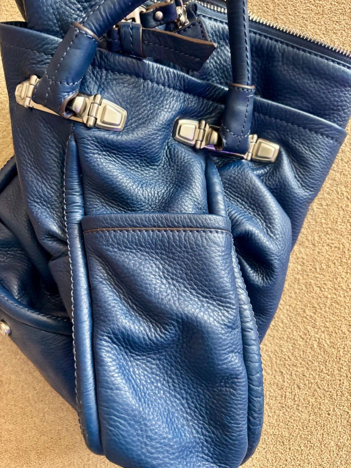beautiful Royal blue Makowsky pebbedleather handbag, large with two side pockets