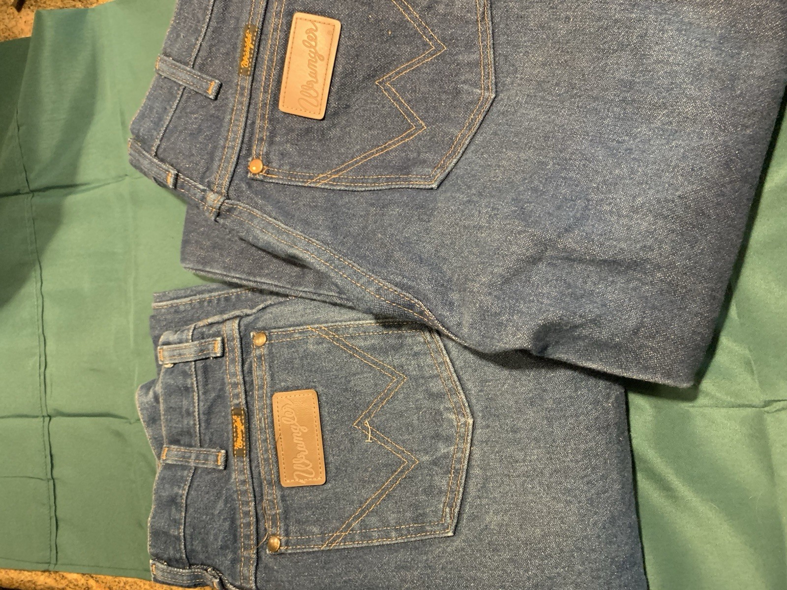 2 Wrangler Men’s Blue Dark Wash Denim Jeans Slim Fit Straight Mid Rise 5-Pocket