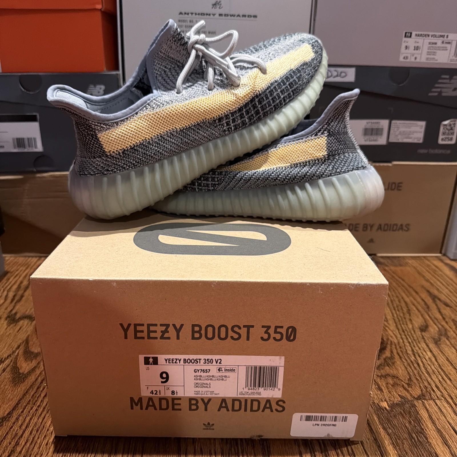 adidas Yeezy Boost 350 V2 Men’s Size 9 Ash Blue, GY7657