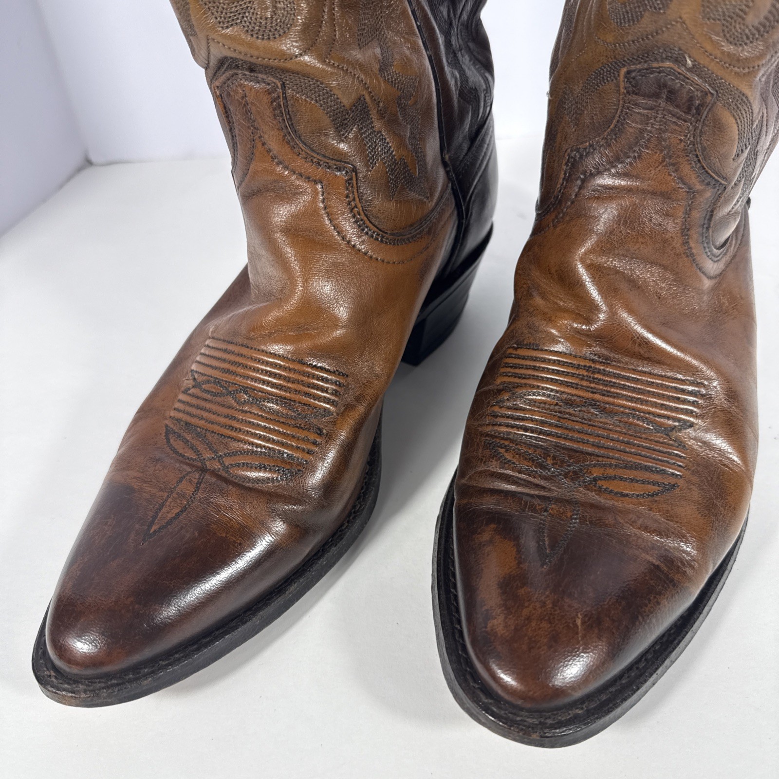 Dan Post Classic Brown Western Cowboy Boots Mens Size 9.5 EW Leather Embroidered