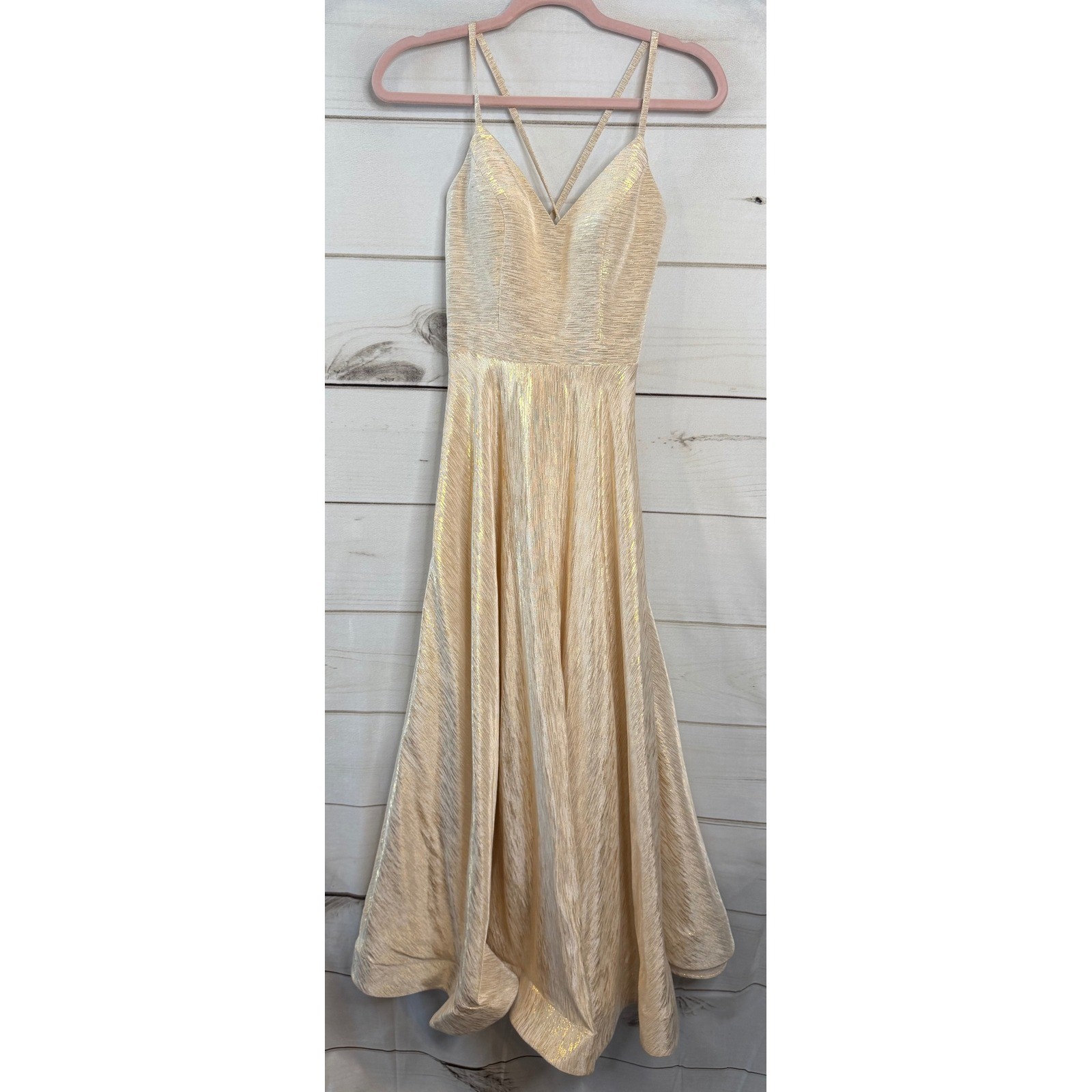 Madison James Gold Metallic Shimmer Gown V-Neck Cross Back Prom Dress Size 0