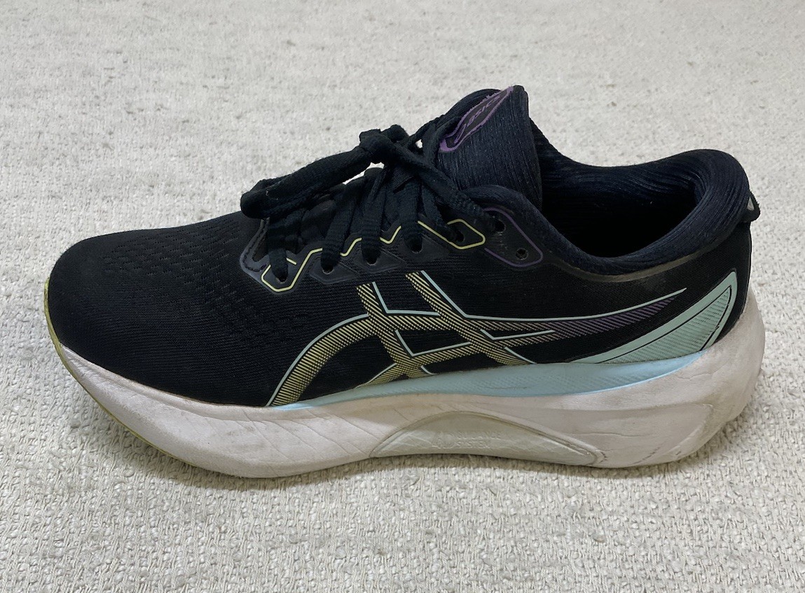 Asics Gel-Kayano 30 Women’s Running Shoes 9 1012B357 Black Gold Trainers