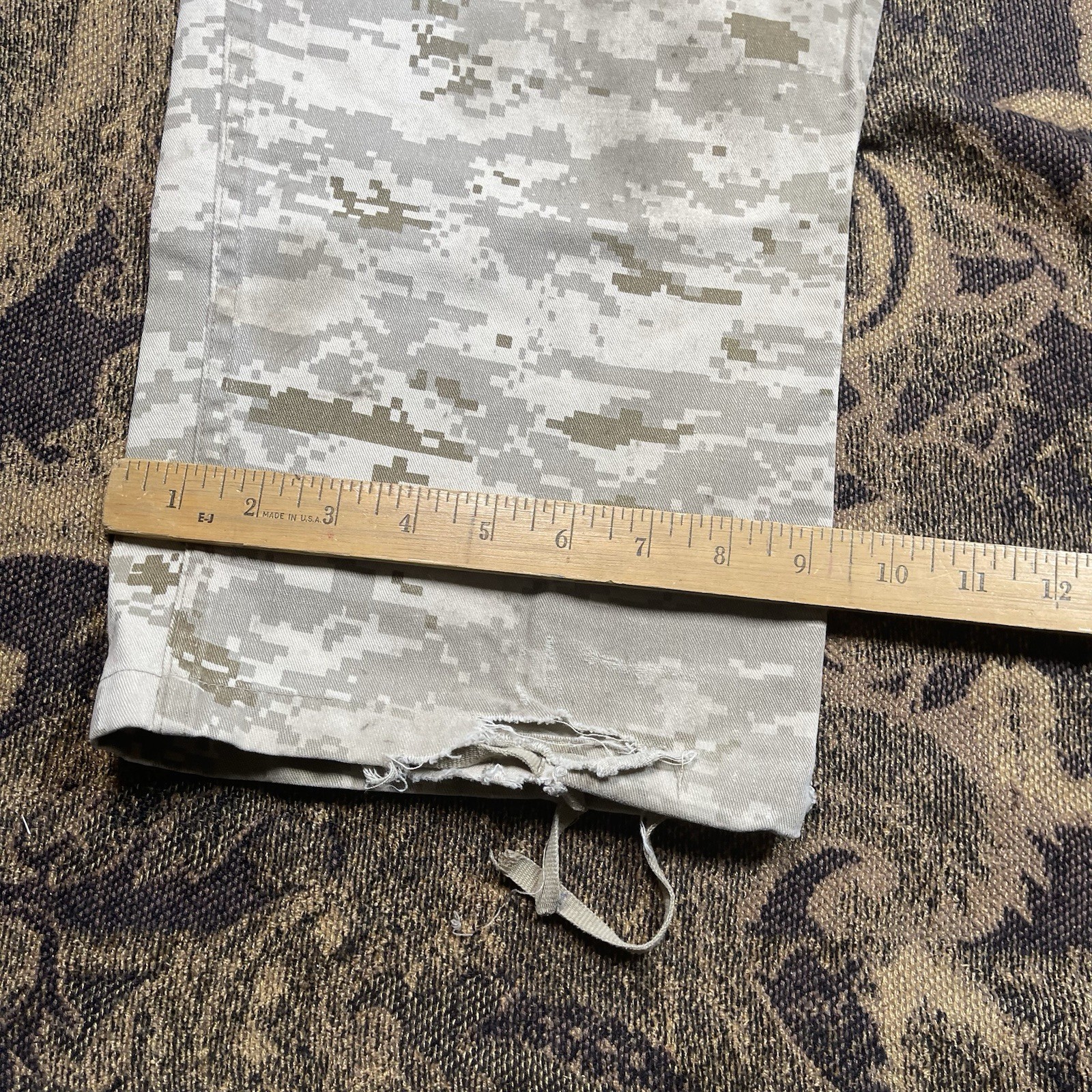 Digi Camo DCU Cargo Pants Large Short Army Combat Mens USGI Missing Top Button