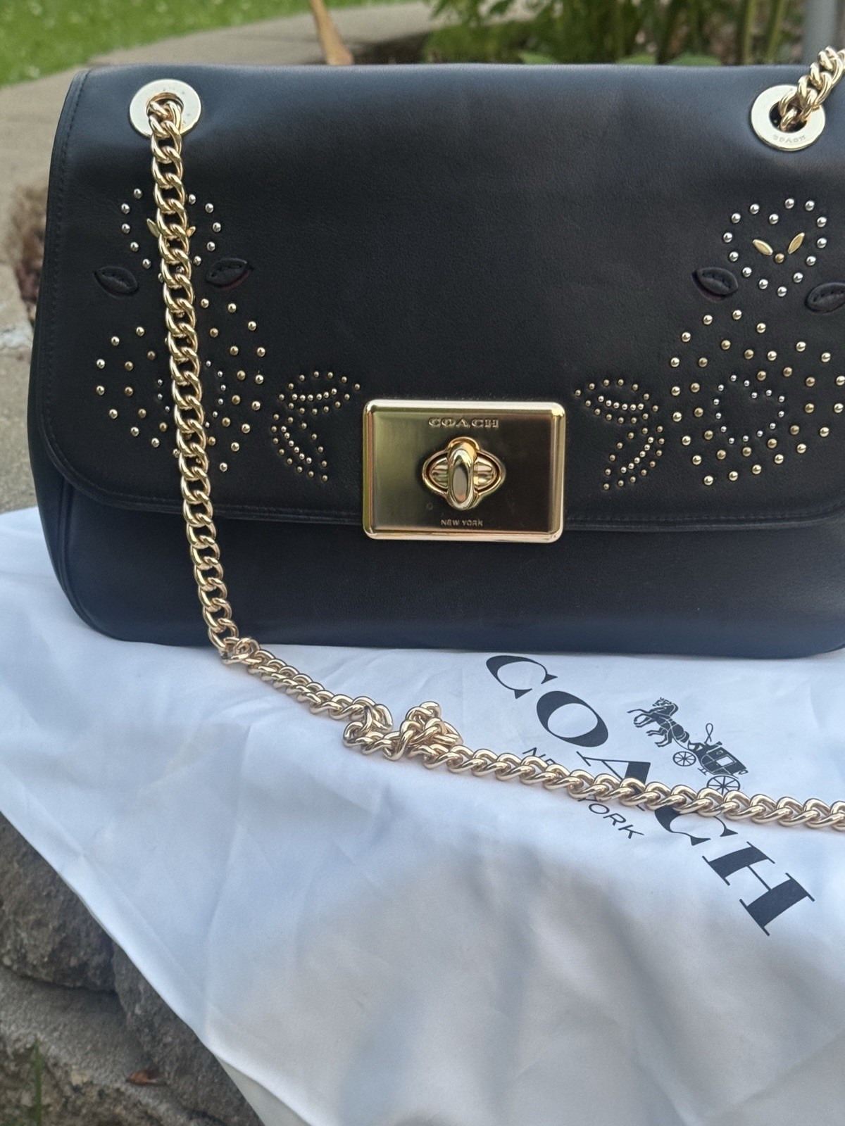 Cassidy Coach Black Studded Shoulder Turn Lock Chain Strap Gold HW
