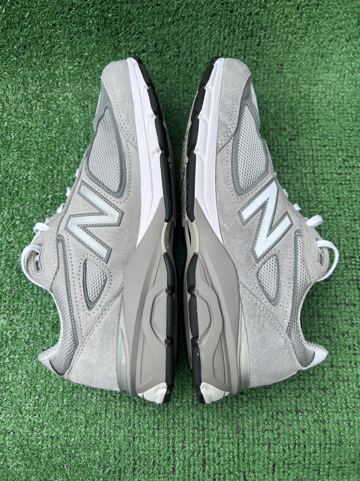 New balance 990 V4 U990GR4 Men’s running sneaker Shoes US Size 11D Used No Box